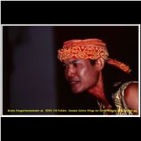 12396 148 Folklore  Sarawak Culture Village bei Kuting Malaysia 2006 Sarawak.jpg